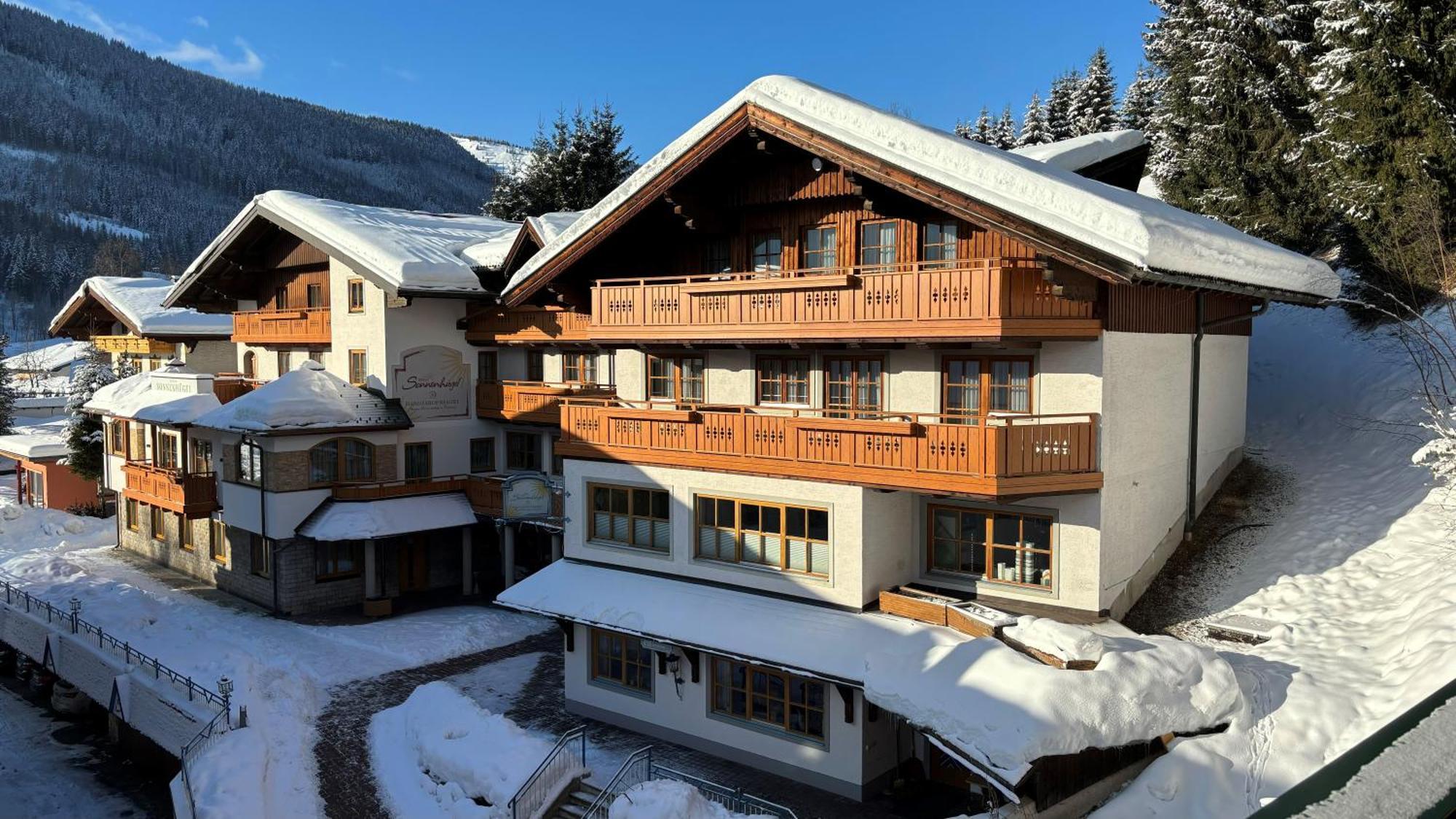 Hotel Am Sonnenhuegel Filzmoos Exterior photo